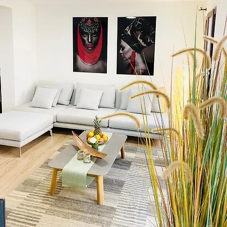 With 2-en Bedrooms * 帕爾馬