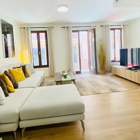 With 2-en Bedrooms 公寓式酒店